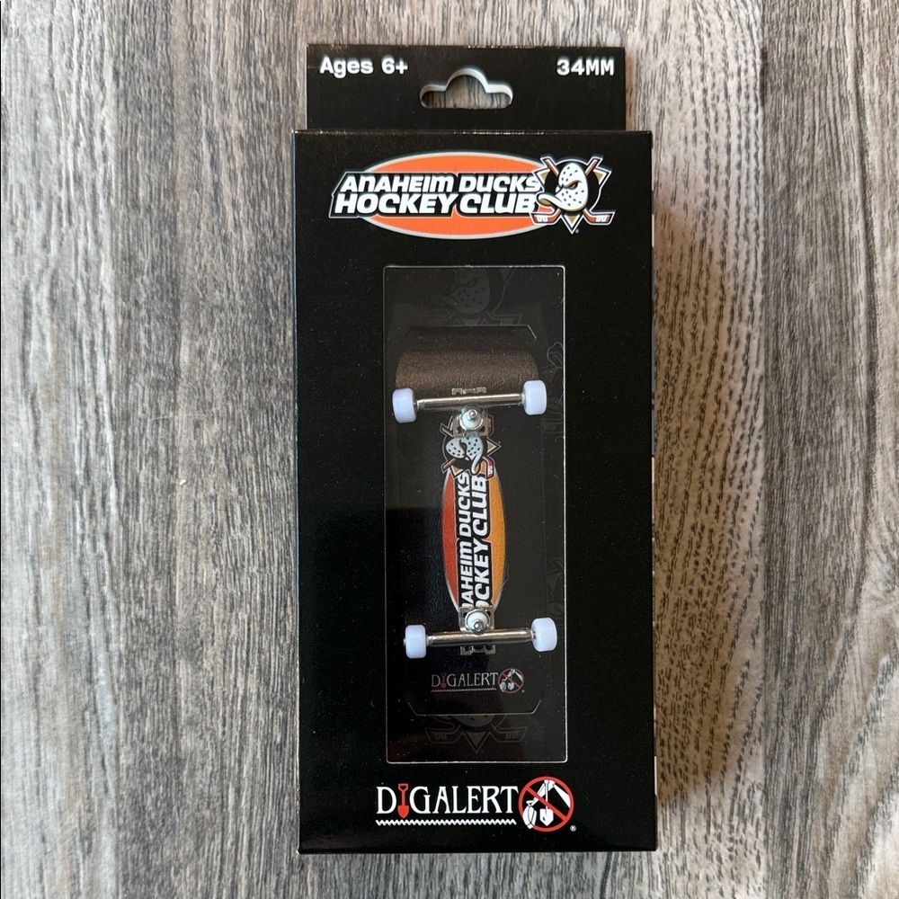 SlushCult Finger Board Black Anaheim Ducks Hockey Club Finger Board 34mm